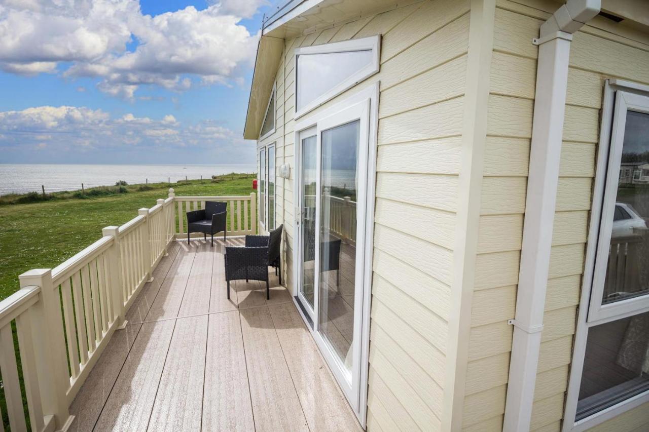 Stunning 6 Berth Lodge With Sea Views For Hire At Skipsea Sands Ref 41136Nf Barmston Exterior foto