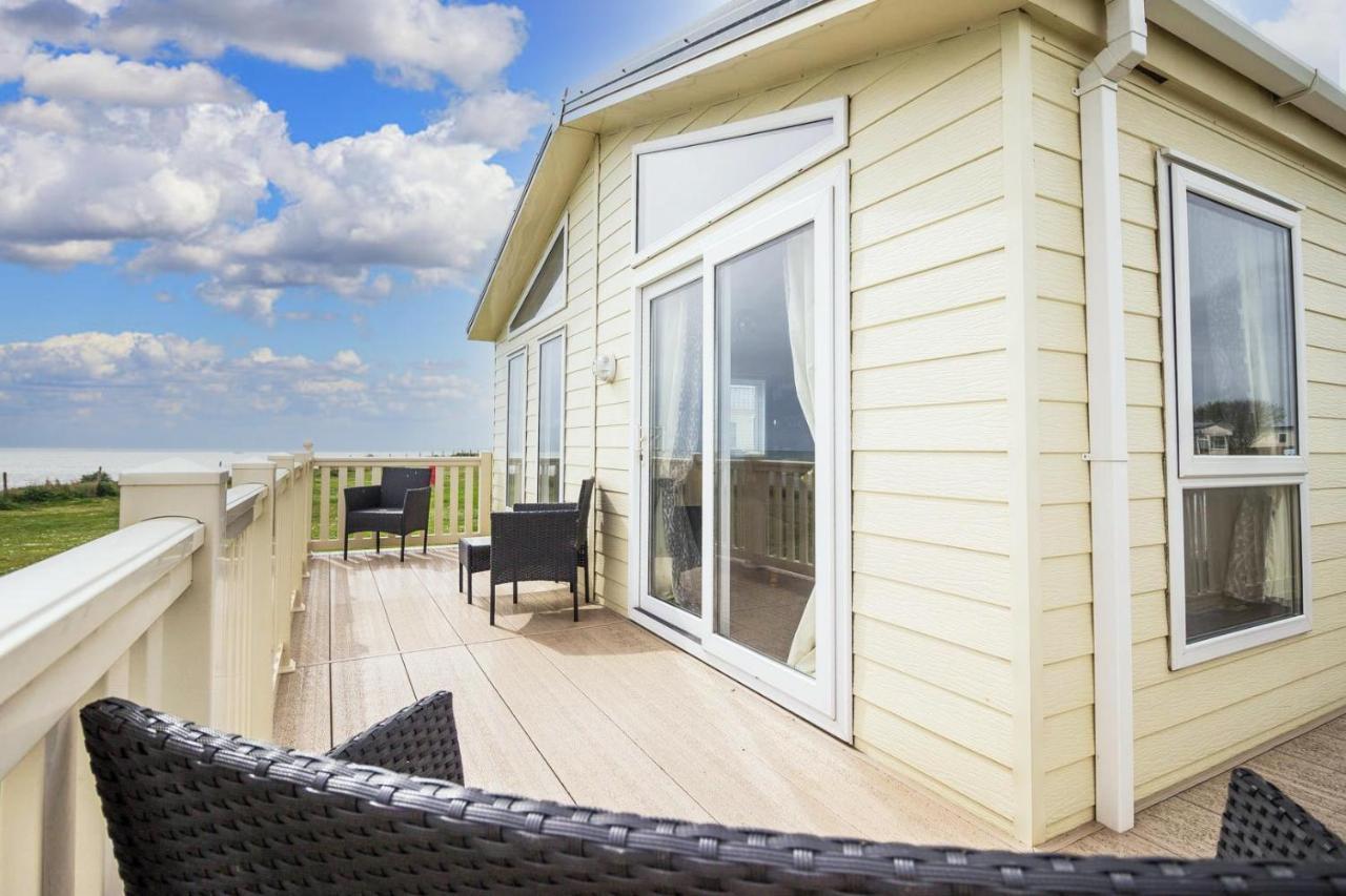 Stunning 6 Berth Lodge With Sea Views For Hire At Skipsea Sands Ref 41136Nf Barmston Exterior foto