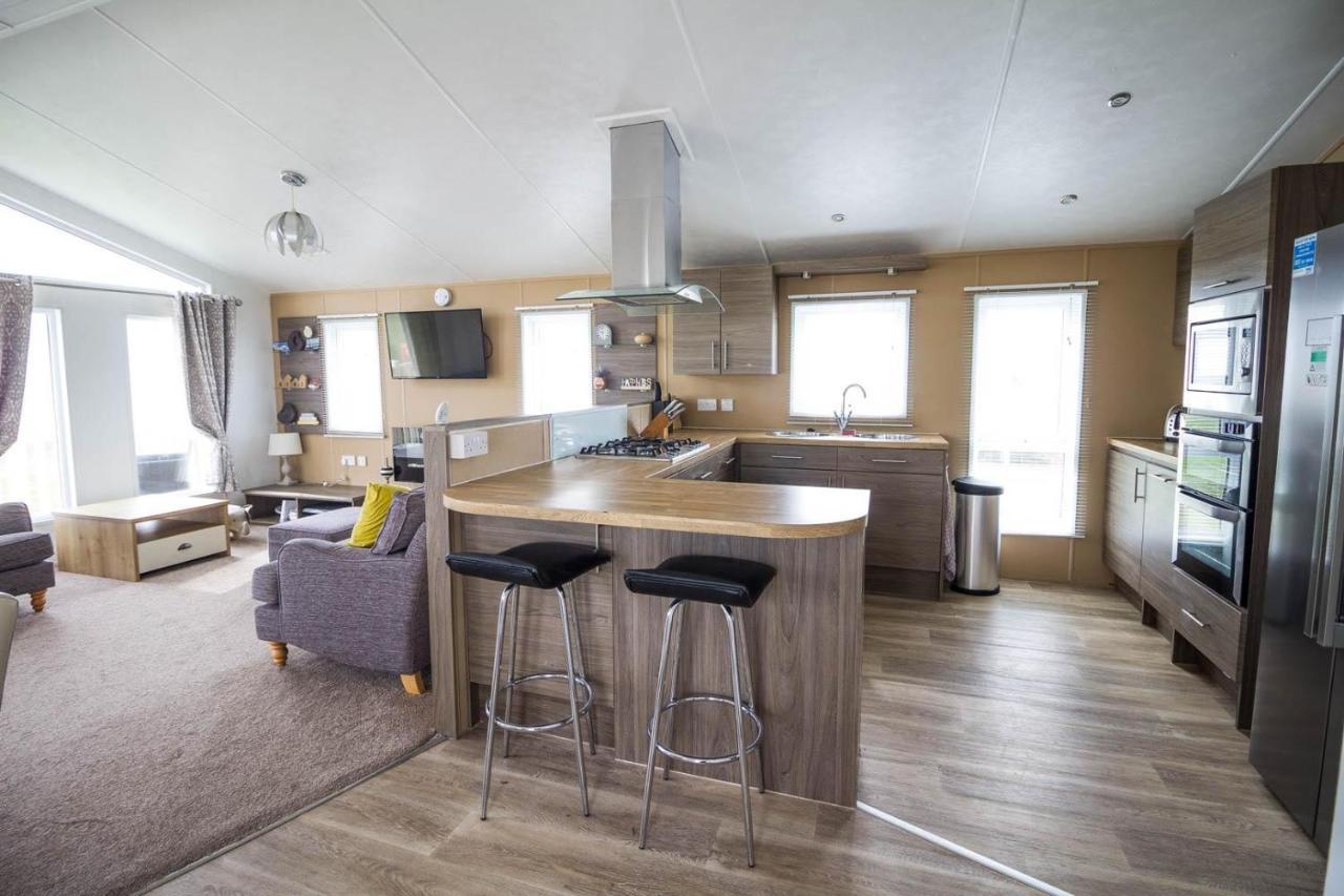 Stunning 6 Berth Lodge With Sea Views For Hire At Skipsea Sands Ref 41136Nf Barmston Exterior foto
