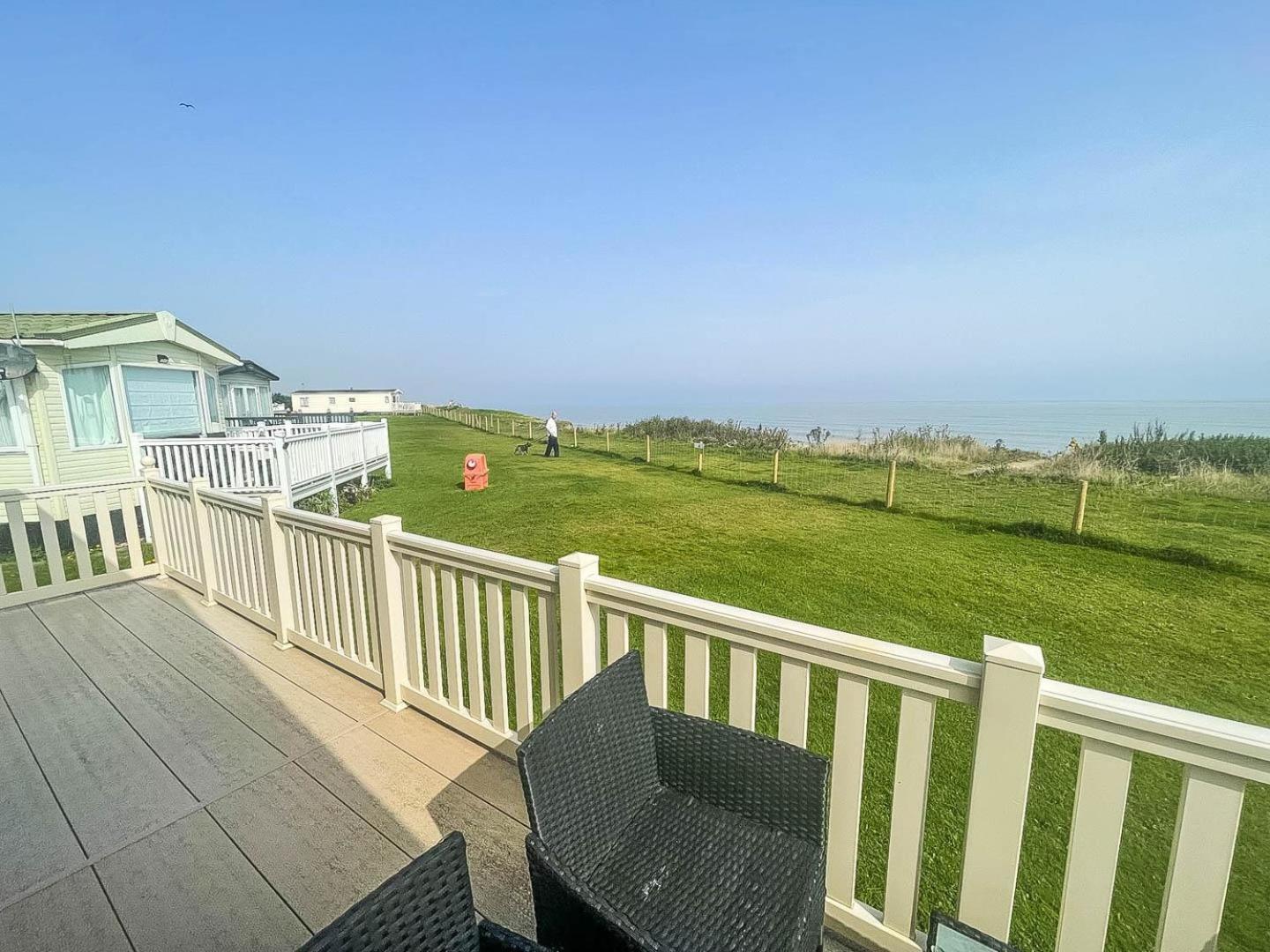 Stunning 6 Berth Lodge With Sea Views For Hire At Skipsea Sands Ref 41136Nf Barmston Exterior foto